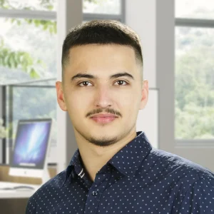 0082-SEO_Marketing_Ajvazi-Dion-2048x2048-1-r7oc5mc4x1dhgyr9egfwbs3tsia3h3g0ni1z4hvc3k