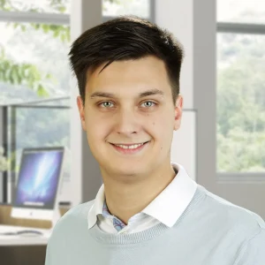 026-SEO_Marketing_Koss-Julian-2048x2048-1-r7oc5jimcj9mi4vcux80matg0cnzu04tn43ionzim8